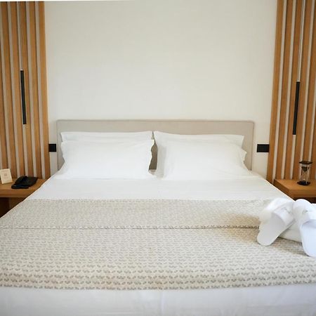 קאסרטה Plana Hotel מראה חיצוני תמונה
