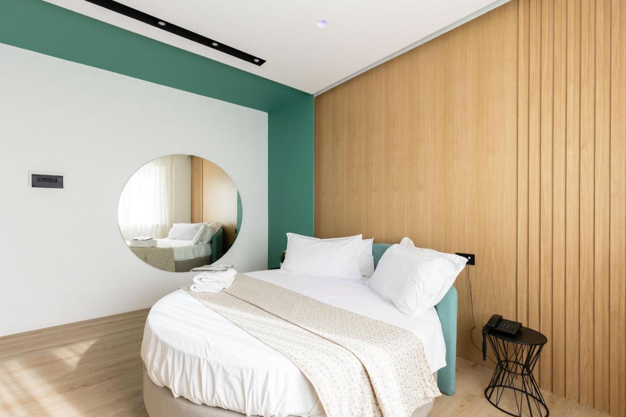קאסרטה Plana Hotel מראה חיצוני תמונה