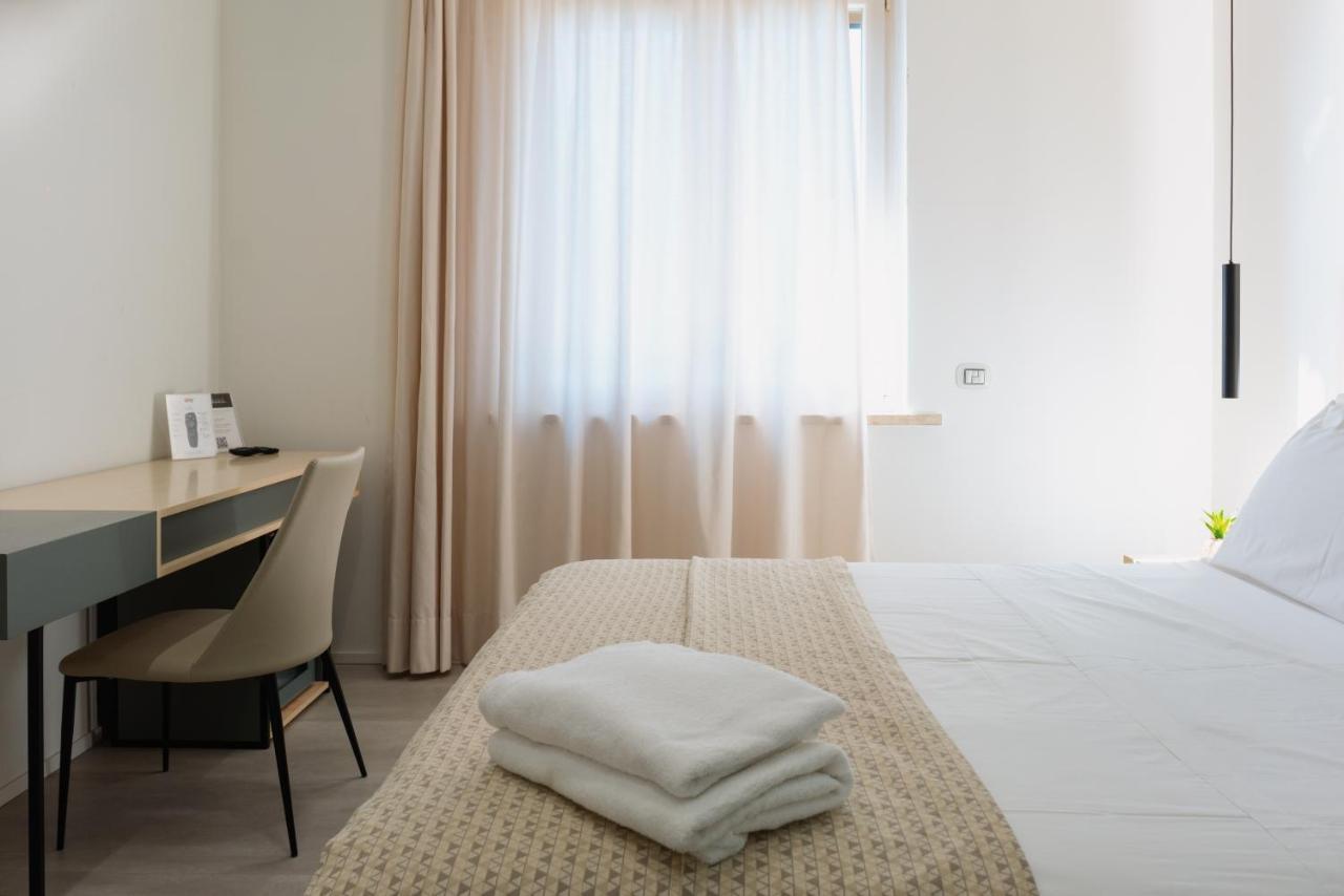 קאסרטה Plana Hotel מראה חיצוני תמונה