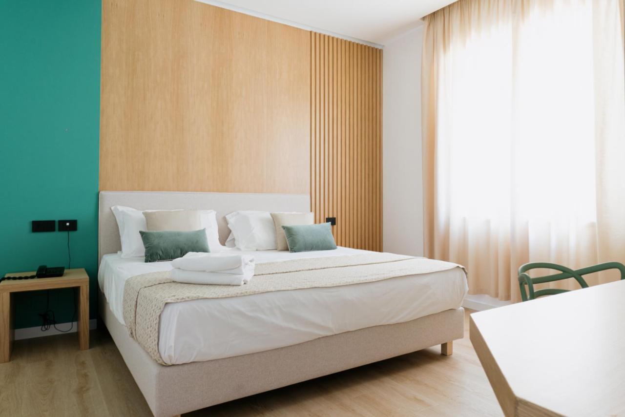 קאסרטה Plana Hotel מראה חיצוני תמונה