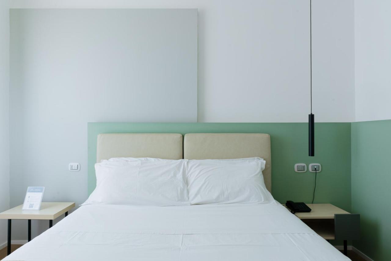 קאסרטה Plana Hotel מראה חיצוני תמונה