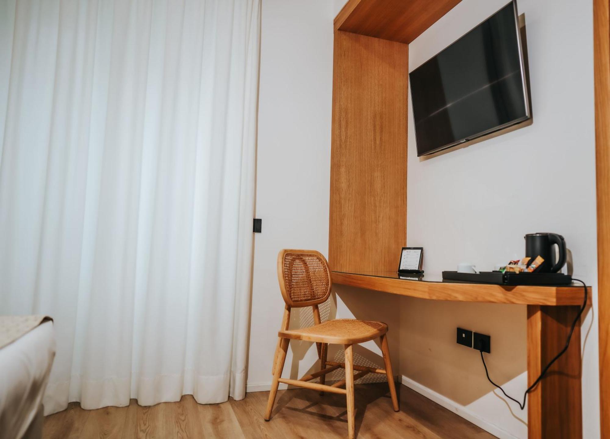 קאסרטה Plana Hotel מראה חיצוני תמונה