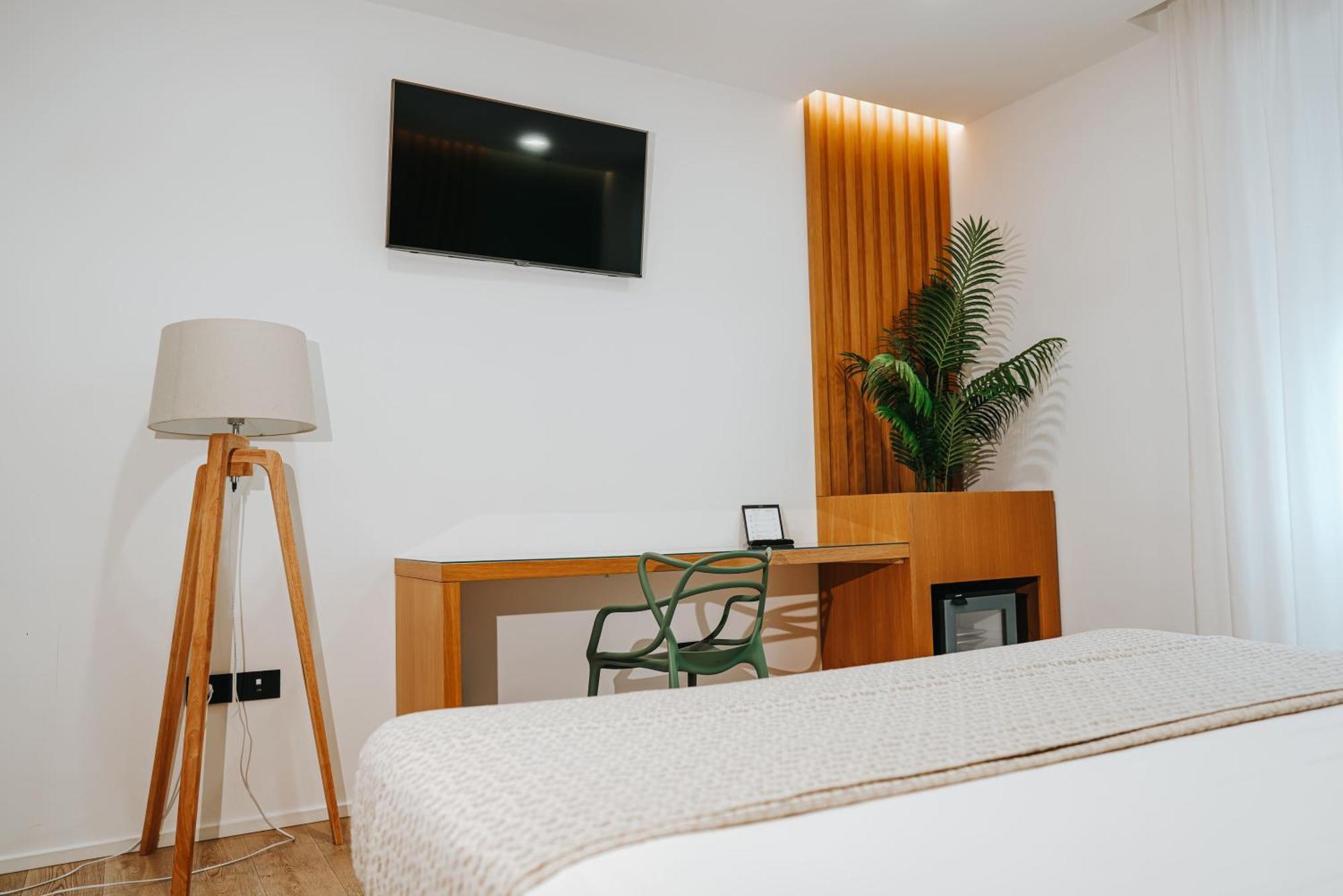 קאסרטה Plana Hotel מראה חיצוני תמונה