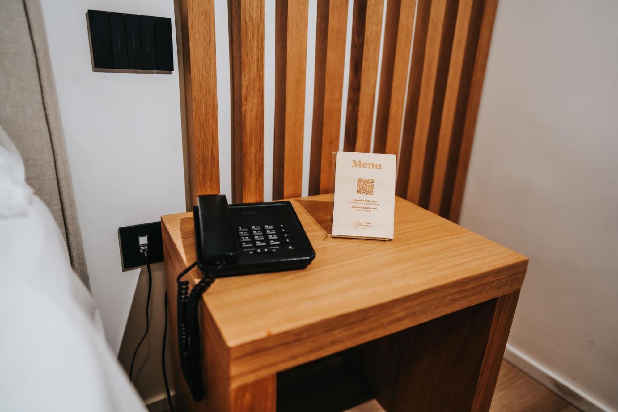 קאסרטה Plana Hotel מראה חיצוני תמונה