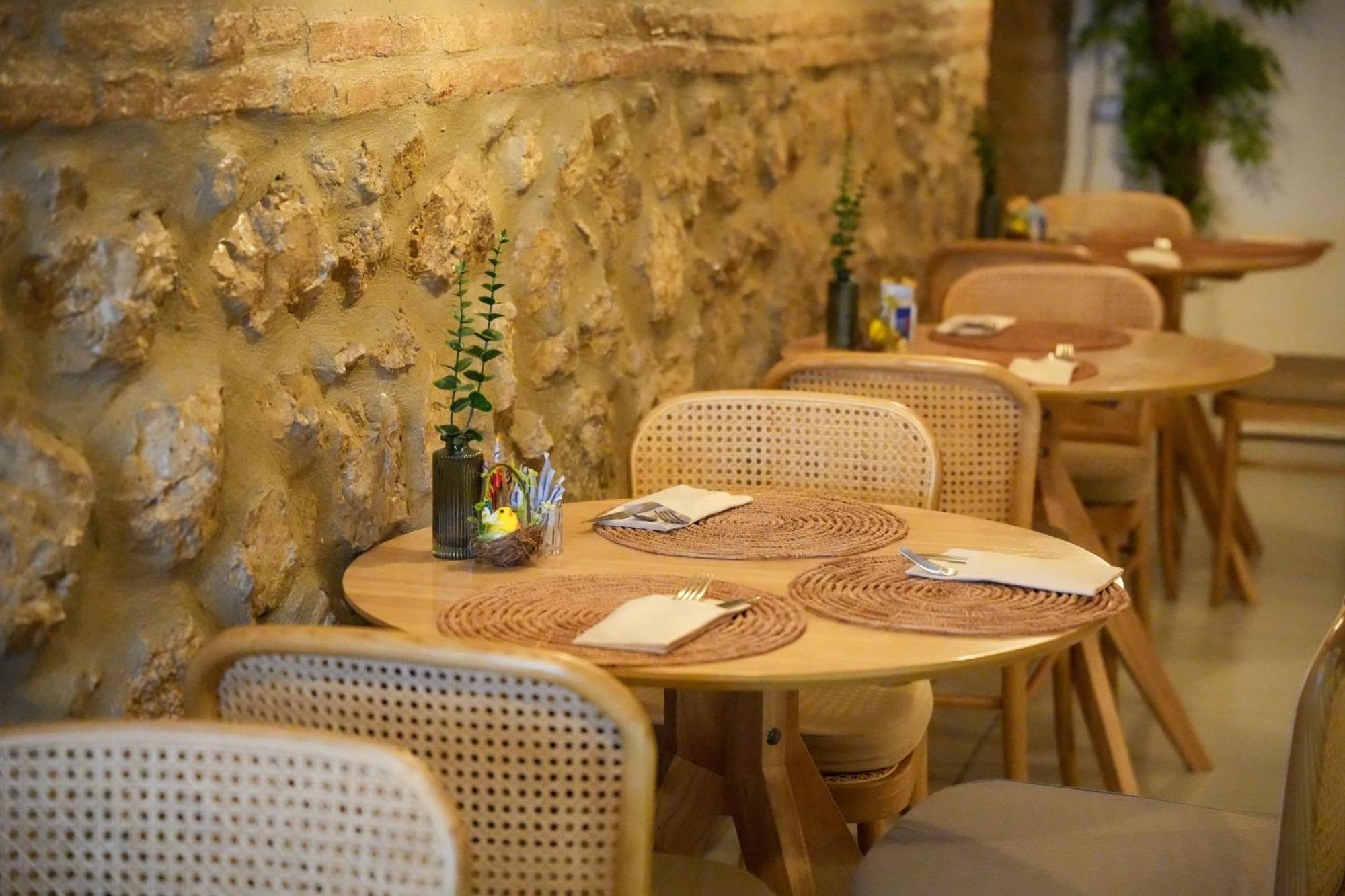 קאסרטה Plana Hotel מראה חיצוני תמונה