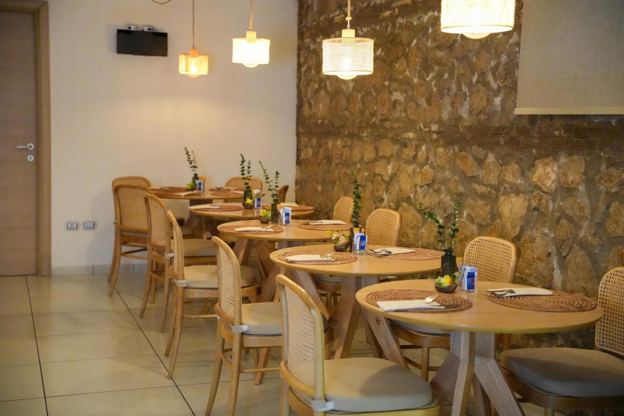קאסרטה Plana Hotel מראה חיצוני תמונה