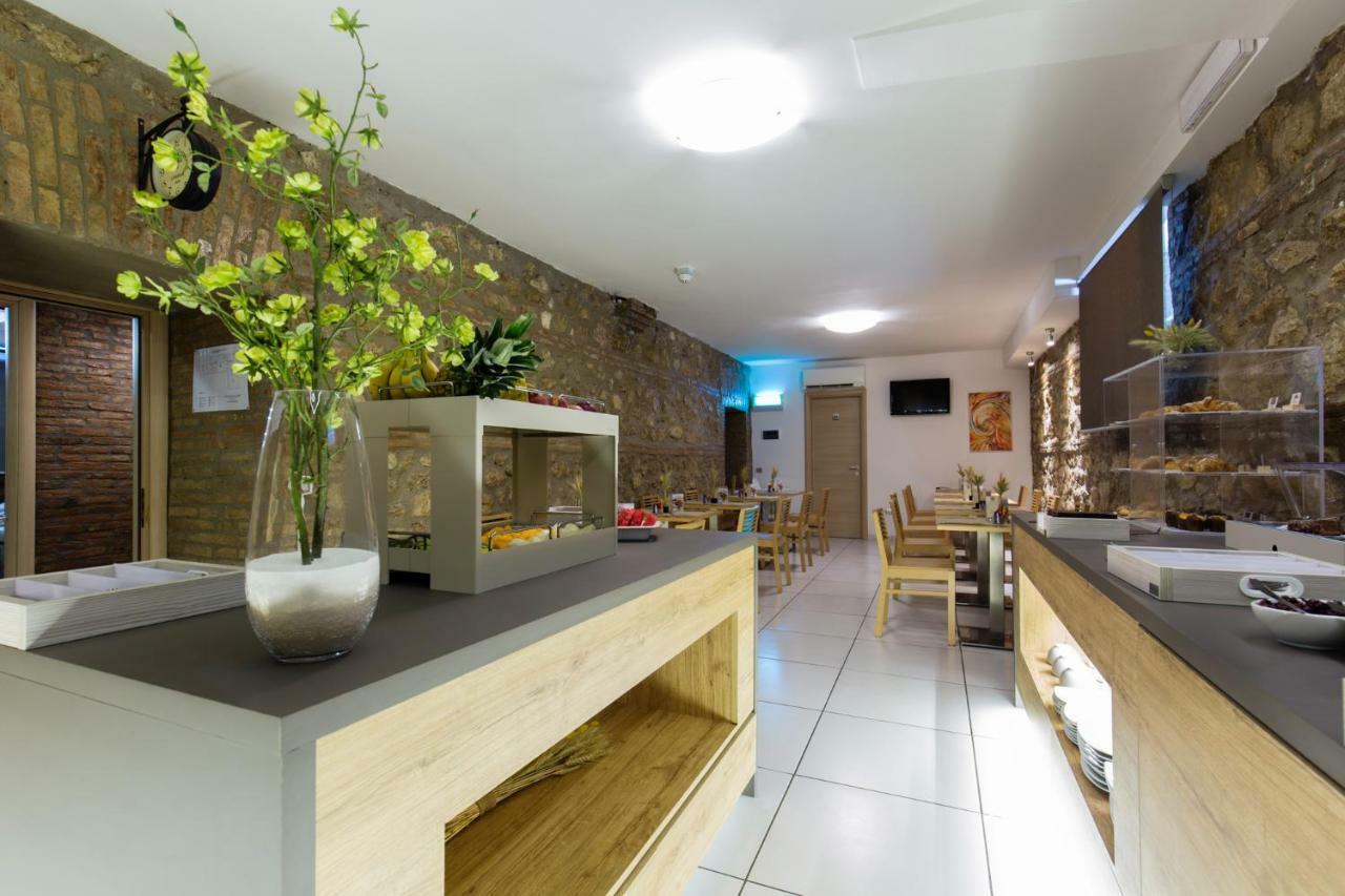 קאסרטה Plana Hotel מראה חיצוני תמונה