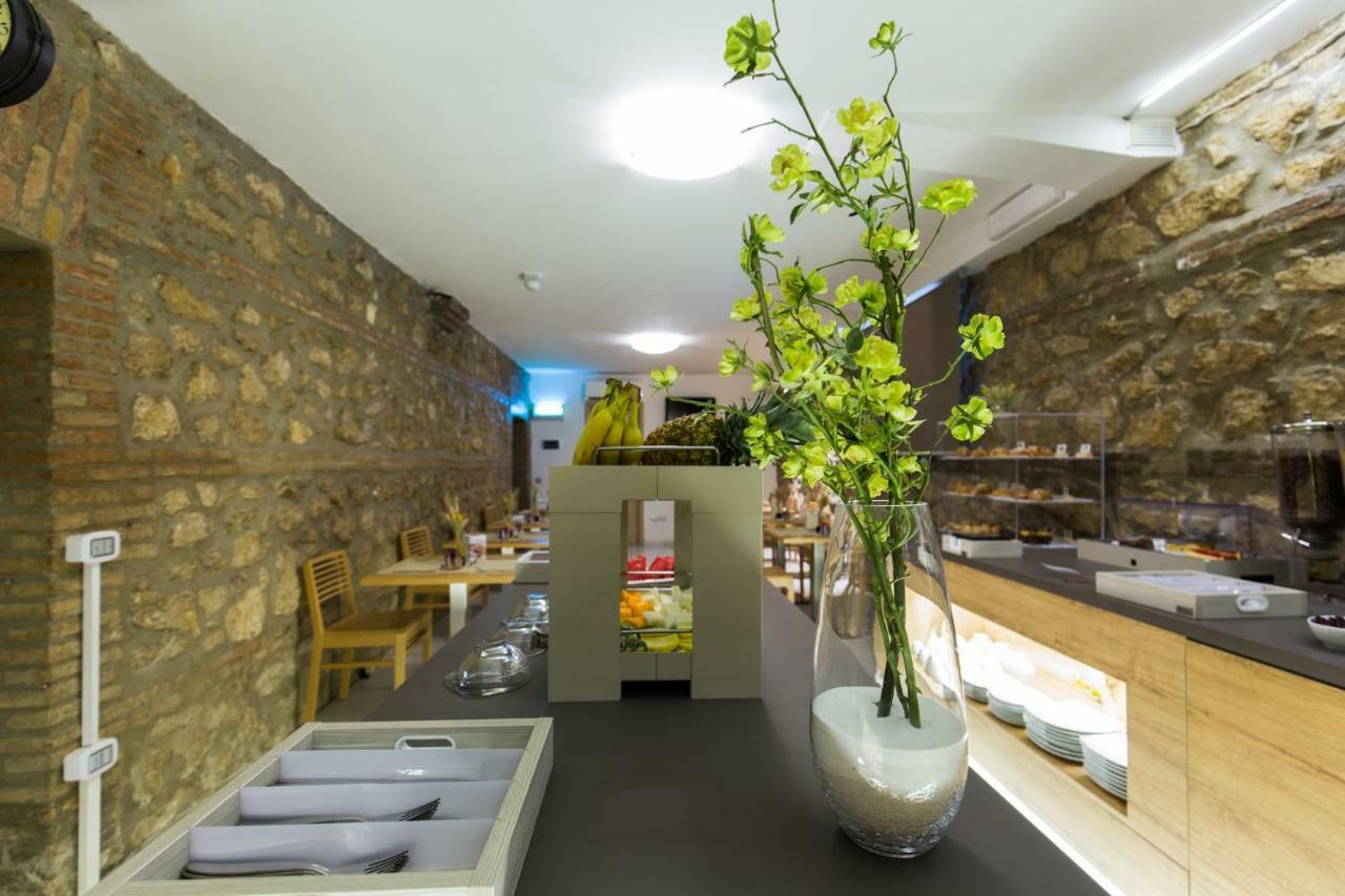 קאסרטה Plana Hotel מראה חיצוני תמונה